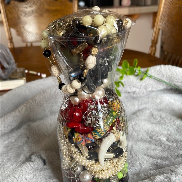 Vibrant Beaded Jewelry Assortment - Picture 3 of 5